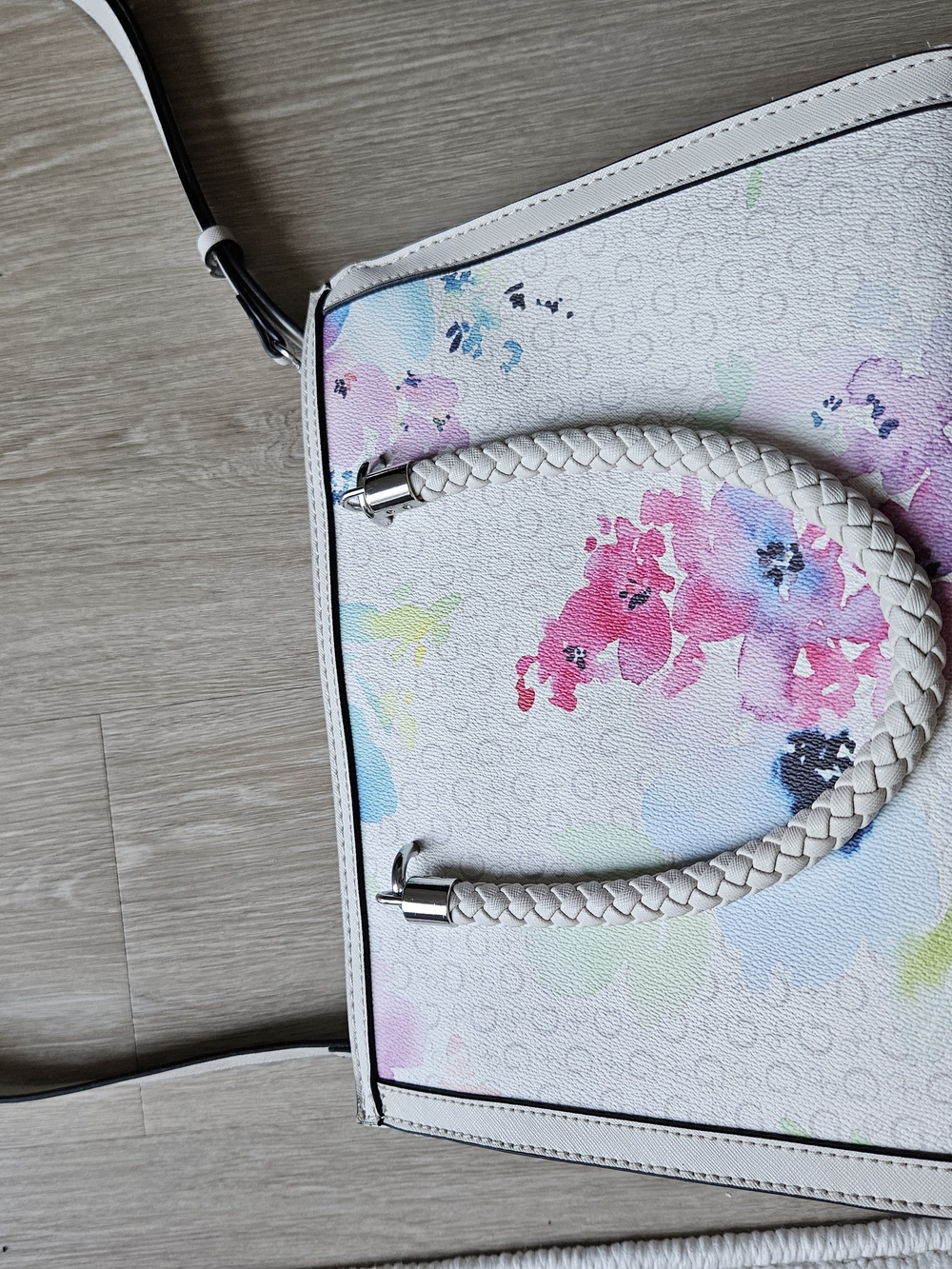 GUESS White Floral Handbag - Picture 10 of 10